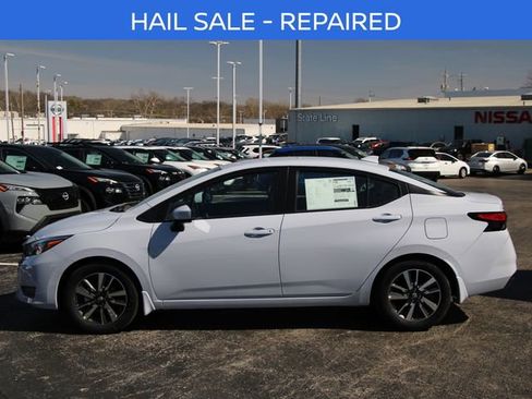 New 2025 Nissan Versa SV w/ Trunk Package FWD image 2