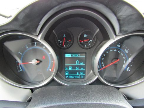Used 2014 Chevrolet Cruze LS image 12