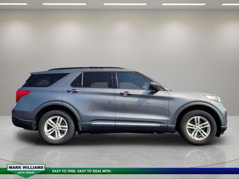 Used 2021 Ford Explorer XLT w/ Equipment Group 202A AWD/4WD image 2