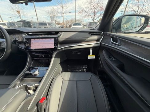 New 2026 Jeep Grand Cherokee L Limited image 14