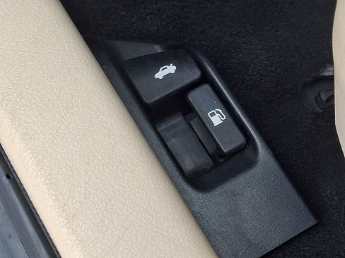 Used 2013 Toyota Camry FWD image 26