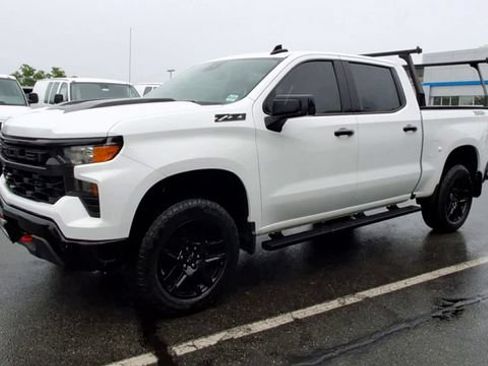 Used 2022 Chevrolet Silverado 1500 Custom Trail Boss AWD/4WD image 4