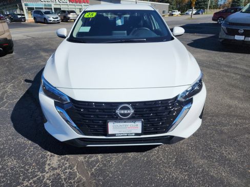 New 2025 Nissan Sentra SV image 3