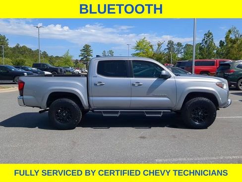 Used 2019 Toyota Tacoma SR5 RWD image 4
