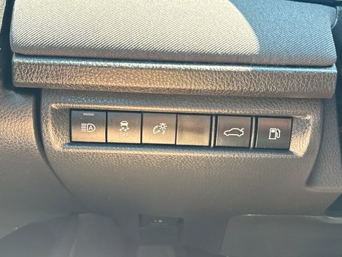 Used 2025 Toyota Camry LE AWD/4WD image 32