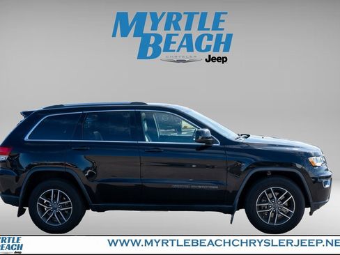 Used 2020 Jeep Grand Cherokee Laredo w/ Laredo X Package image 7
