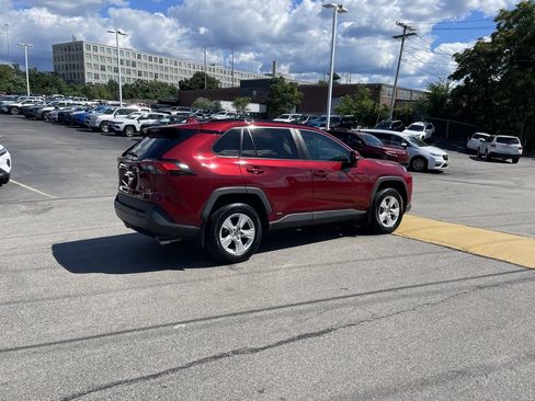 Used 2020 Toyota RAV4 XLE w/ Convenience Package AWD/4WD image 8