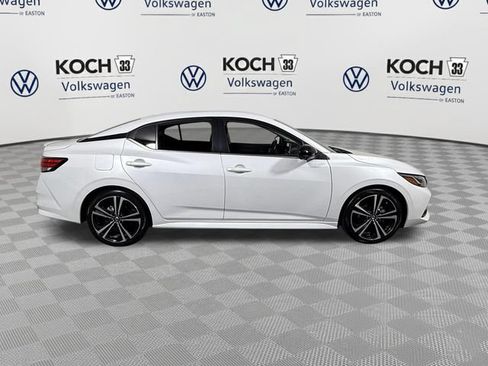 Used 2022 Nissan Sentra SR w/ SR Premium Package FWD image 9