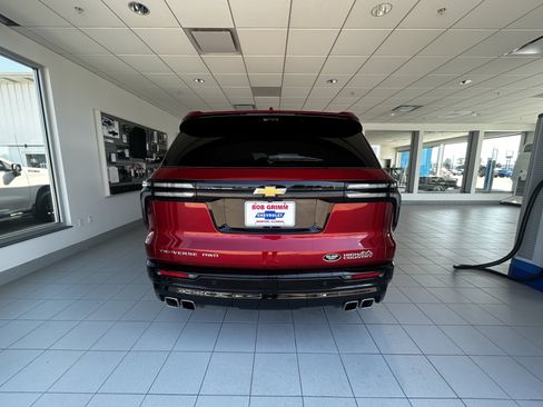 Used 2025 Chevrolet Traverse High Country w/ LPO, Floor Liner Package AWD/4WD image 8