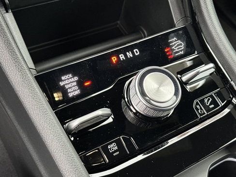 New 2025 Jeep Grand Cherokee Overland image 28