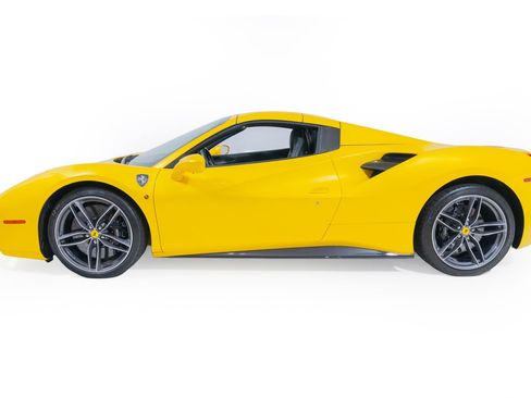 Used 2017 Ferrari 488 Spider RWD image 3