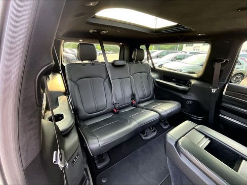 Used 2024 Jeep Grand Wagoneer L Series II AWD/4WD image 17