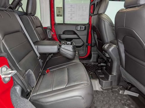 Used 2019 Jeep Wrangler Unlimited Sahara AWD/4WD image 47