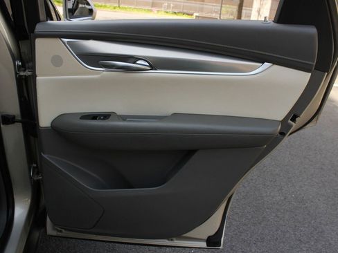 Used 2017 Cadillac XT5 Luxury w/ Driver Awareness Package image 22