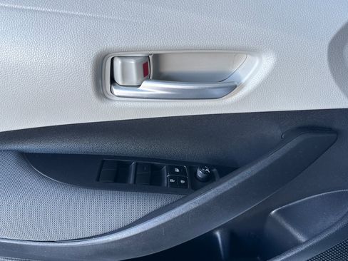 Used 2021 Toyota Corolla LE w/ Carpet Mat Package (TMS) image 12