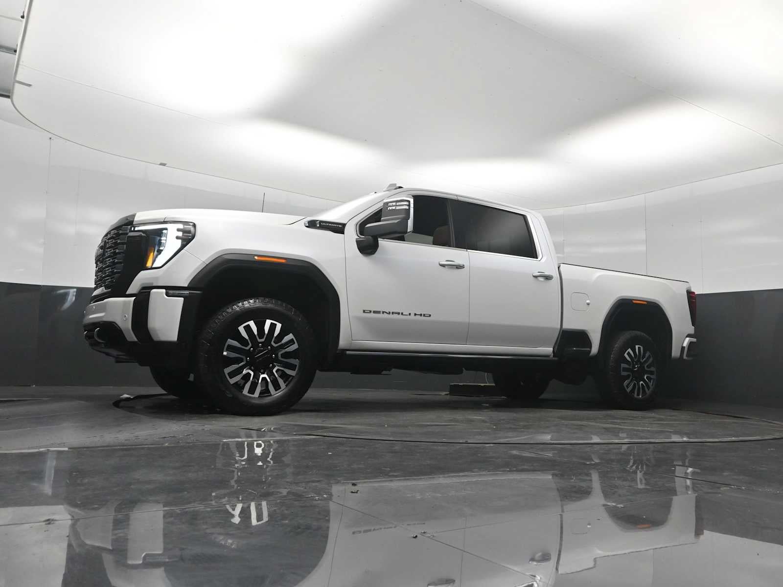 Used 2025 GMC Sierra 2500 Denali Ultimate w/ Max Trailering Package AWD/4WD image 21