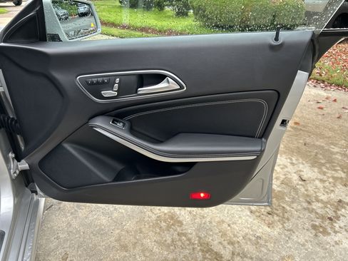 Used 2019 Mercedes-Benz CLA 250 image 43