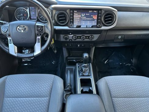 Used 2020 Toyota Tacoma SR5 w/ Technology Package AWD/4WD image 13