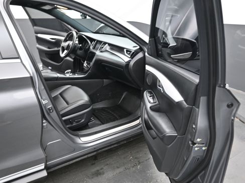 Used 2021 INFINITI QX50 Luxe w/ Appearance Package image 19