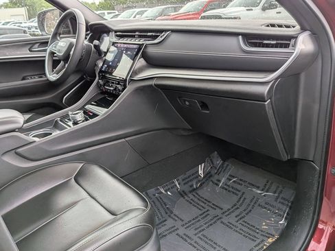Used 2024 Jeep Grand Cherokee L Limited AWD/4WD image 29