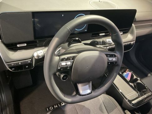 New 2025 Hyundai Ioniq 5 SE image 10