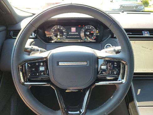 New 2025 Land Rover Range Rover Velar Dynamic SE image 17