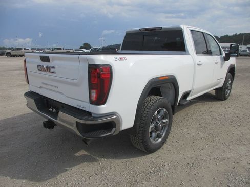 New 2026 GMC Sierra 2500 SLE w/ SLE Value Package; AWD/4WD image 5
