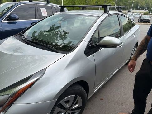 Used 2018 Toyota Prius Two w/ Prius Two Safety Plus Package FWD image 10