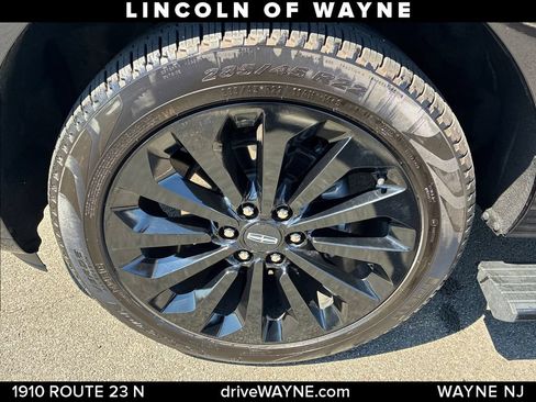 Certified 2024 Lincoln Navigator Reserve AWD/4WD image 29