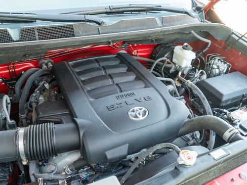 Used 2019 Toyota Tundra SR5 w/ SX Package AWD/4WD image 8