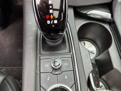 Used 2020 Cadillac XT6 Premium Luxury image 16