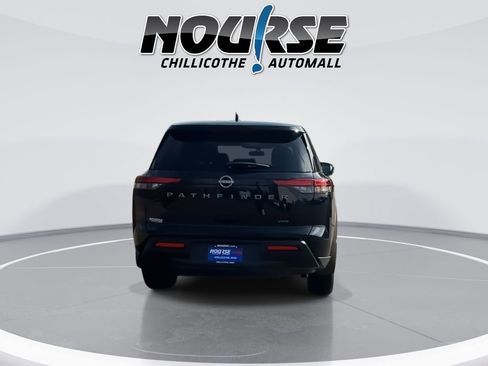 New 2026 Nissan Pathfinder S image 7