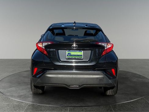 Used 2019 Toyota C-HR XLE FWD image 8