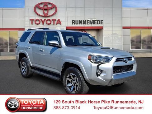 Certified 2022 Toyota 4Runner TRD Off-Road AWD/4WD image 1