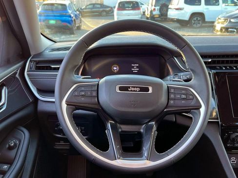 Certified 2023 Jeep Grand Cherokee L Laredo image 14