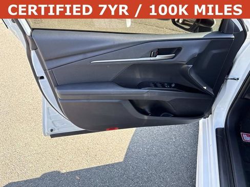 Used 2025 Toyota Camry SE FWD image 13