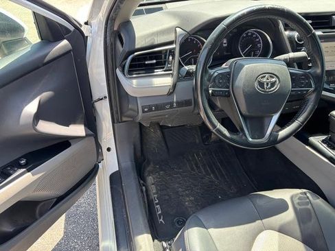 Used 2020 Toyota Camry XLE FWD image 9