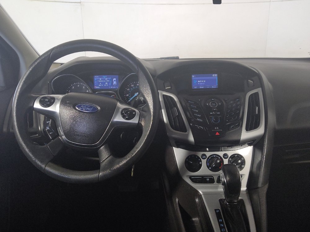 Used 2014 Ford Focus SE FWD image 22