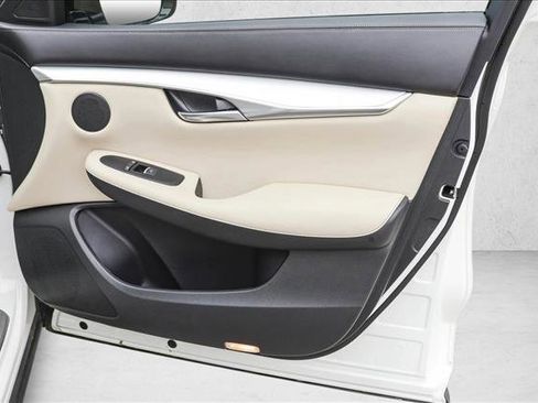 Used 2021 INFINITI QX50 Essential w/ Convenience Package image 30