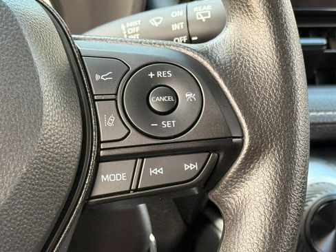 Used 2025 Toyota RAV4 LE image 25