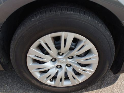 Used 2012 Toyota Camry FWD image 16