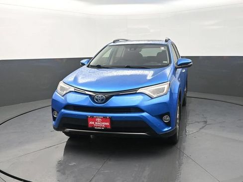 Used 2018 Toyota RAV4 Limited AWD/4WD image 2