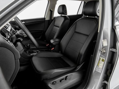 Used 2021 Volkswagen Tiguan SE FWD image 30