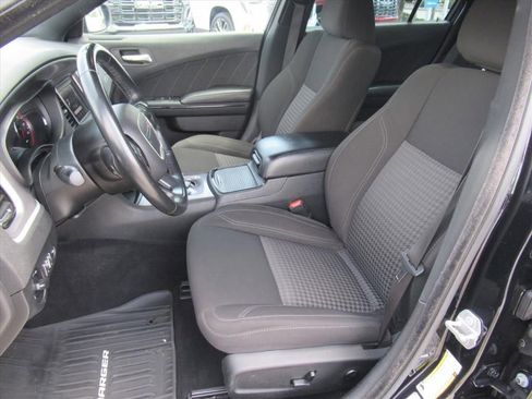 Used 2021 Dodge Charger SXT w/ Blacktop Package RWD image 15