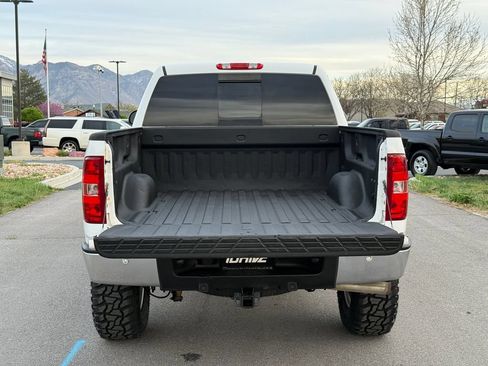 Used 2007 Chevrolet Silverado 1500 LTZ w/ Safety Package AWD/4WD image 12