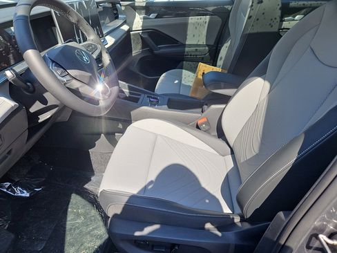 New 2026 Volkswagen Tiguan SE image 5