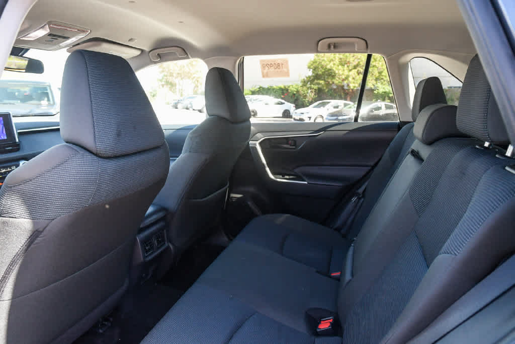 Certified 2024 Toyota RAV4 LE AWD/4WD image 17
