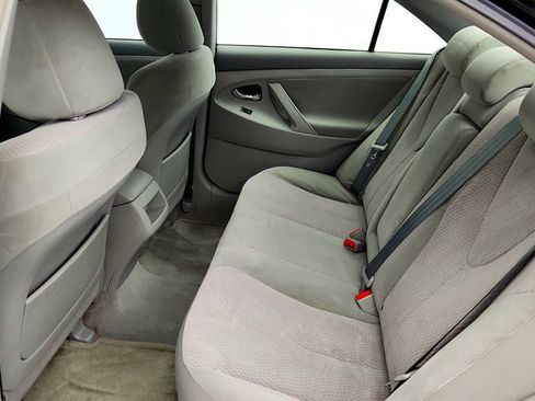 Used 2010 Toyota Camry LE FWD image 19