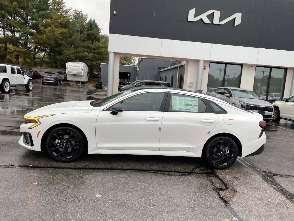 New 2027 Kia K5 GT-Line FWD image 2