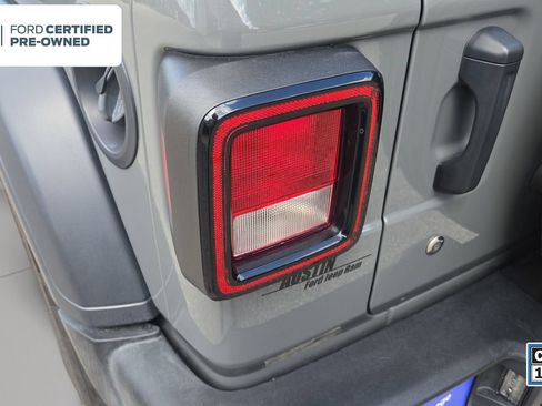 Used 2020 Jeep Wrangler Unlimited Sport AWD/4WD image 19